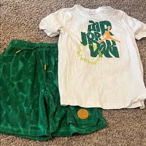 Jordan White Tee and Green Shorts Set size 12/13